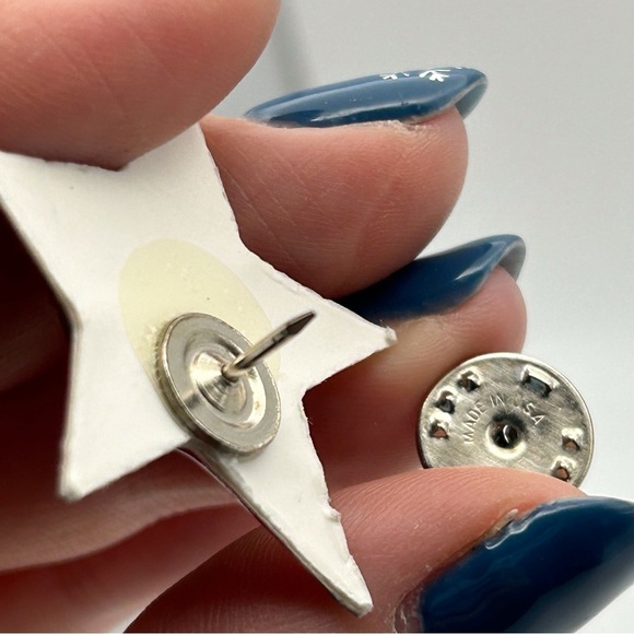 Small Novelty Red and Green Hand Made Christmas Santa Star Pin Holidays - Picture 5 of 6